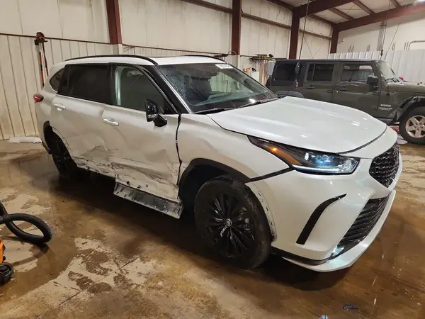 5TDKDRBH0SS588292 — 2025 Toyota Highlander, фото 4 с аукциона Copart, Боковая часть