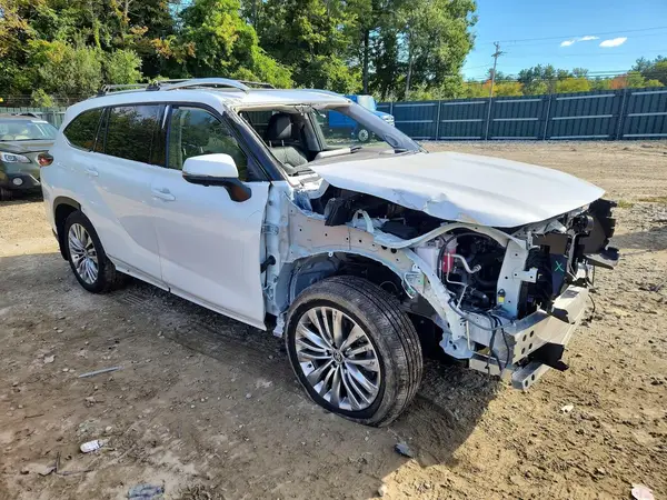 5TDKDRBH5TS603791 — 2026 Toyota Highlander, фото 4 с аукциона Copart, Передняя часть