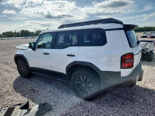 JTEABFAJ7TK063660 — 2026 Toyota Land Cruiser, фото 2 с аукциона Copart, Передняя часть