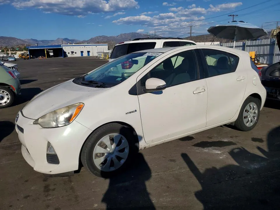 2012 TOYOTA PRIUS C VIN JTDKDTB37C1015681 фото 1