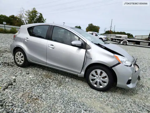 2012 Toyota Prius C One VIN JTDKDTB38C1006066 фото 4