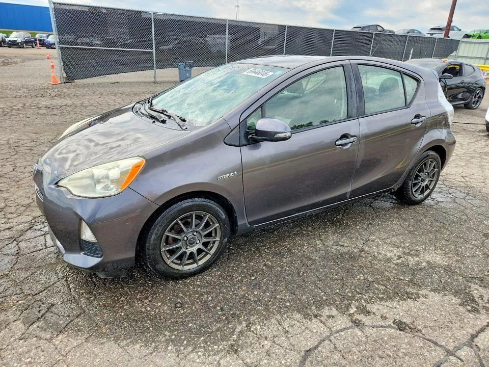 2013 TOYOTA PRIUS C VIN JTDKDTB3XD1540140 фото 1