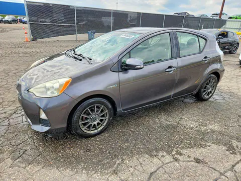 JTDKDTB3XD1540140 — 2013 Toyota Prius C, Мелкие вмятины и царапины (Minor Dent/Scratches), фото до ремонта
