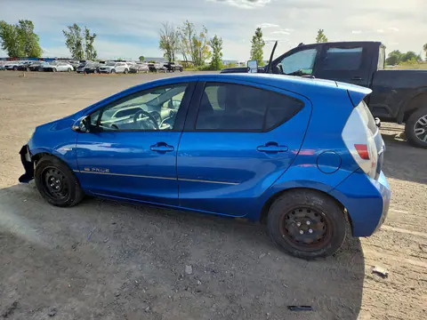 2013 Toyota Prius C One VIN JTDKDTB31D1540883 фото 2