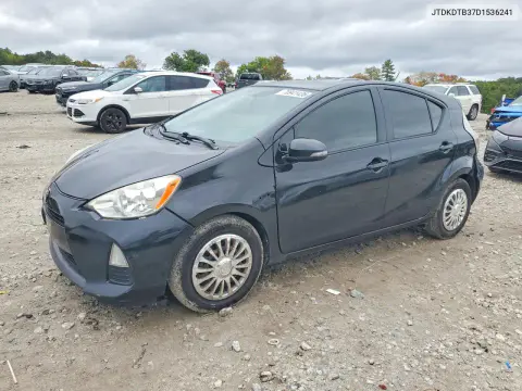 JTDKDTB37D1536241 — 2013 Toyota Prius C, Задняя часть, фото до ремонта