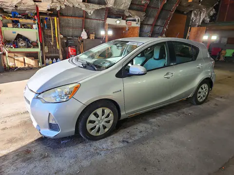2013 Toyota Prius C One VIN JTDKDTB31D1536624 фото 1