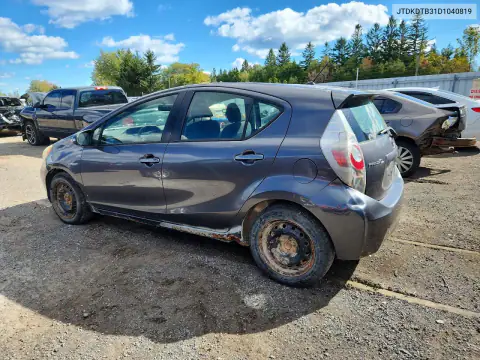 JTDKDTB31D1040819 — 2013 Toyota Prius C, фото 2 с аукциона Copart, Передняя часть