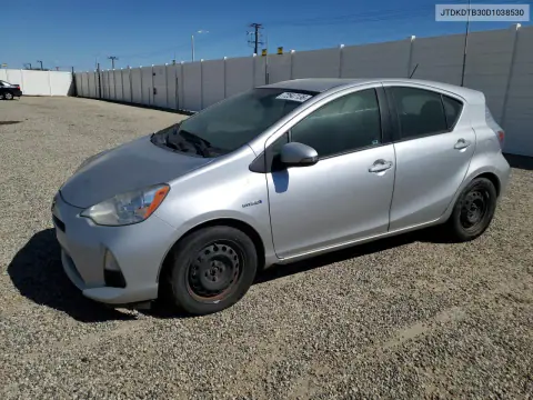 JTDKDTB30D1038530 — 2013 Toyota Prius C, Механические повреждения, фото до ремонта