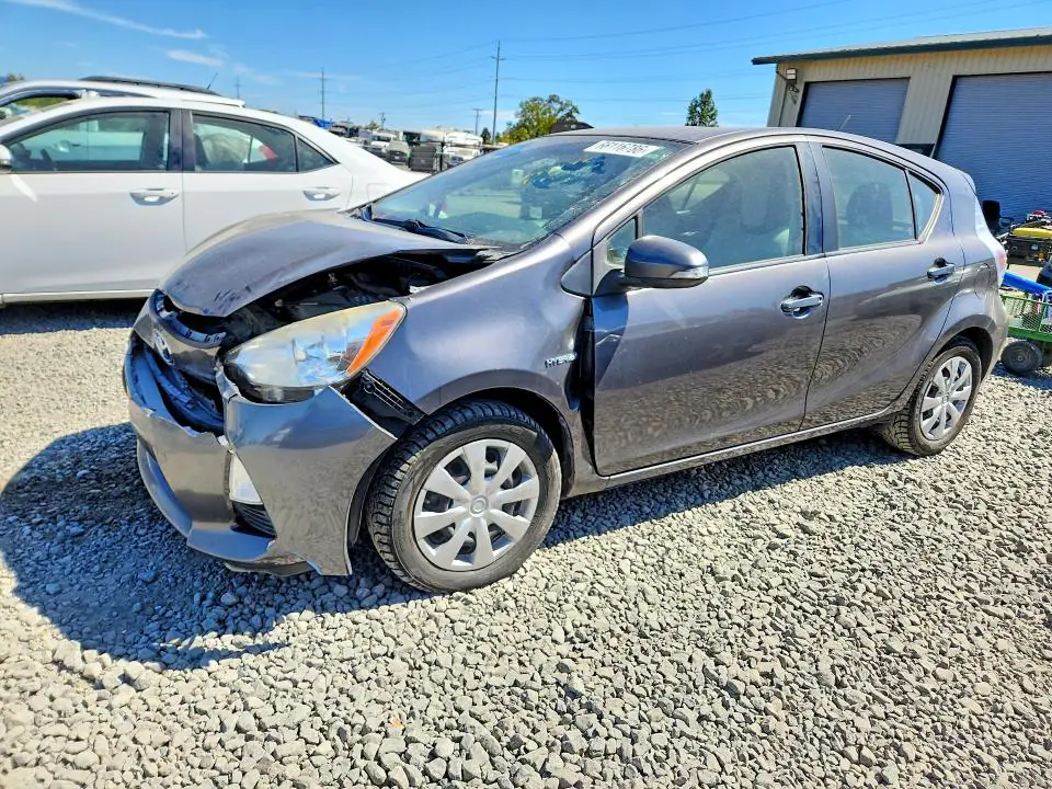 JTDKDTB34E1069913 Toyota Prius C 2014 — повреждение Передняя часть, фото до ремонта