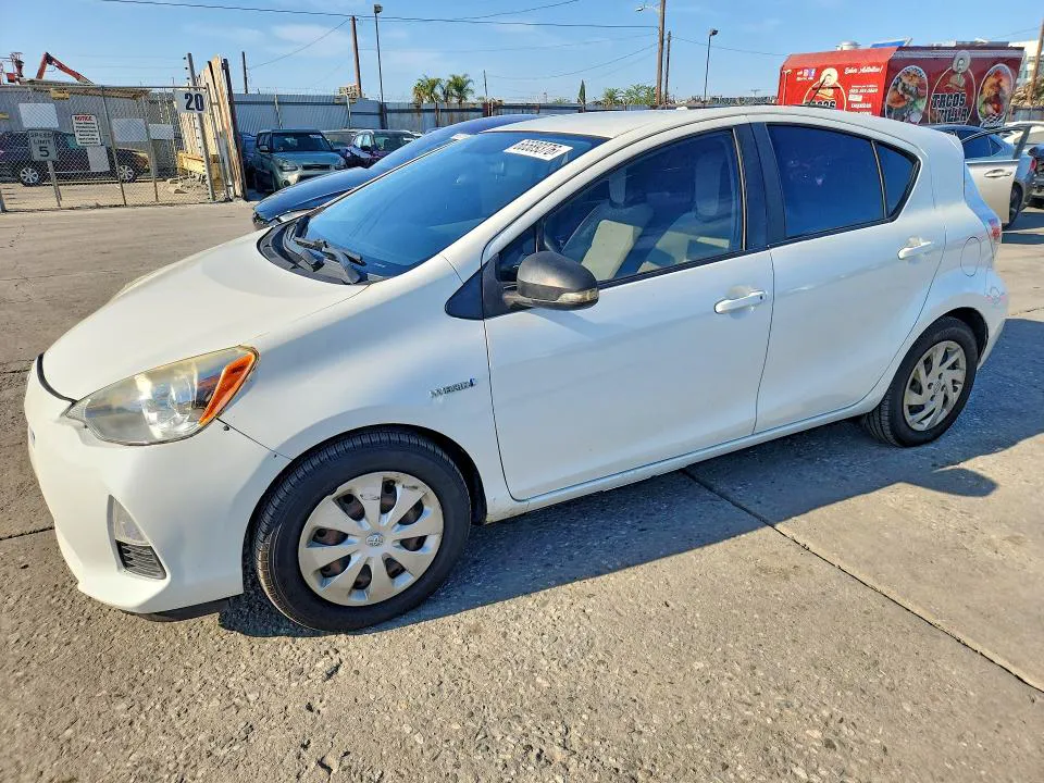 2014 TOYOTA PRIUS C VIN JTDKDTB39E1082530 фото 1