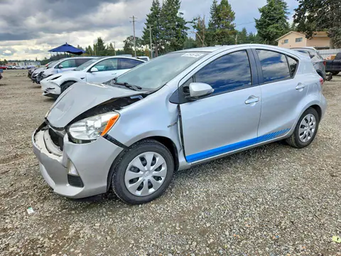 JTDKDTB38E1085242 — 2014 Toyota Prius C, Передняя часть (Front End), фото до ремонта