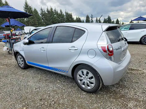 JTDKDTB38E1085242 — 2014 Toyota Prius C, фото 2 с аукциона Copart 13.10.2026, Передняя часть