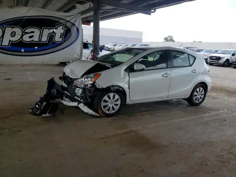 JTDKDTB33E1573904 — 2014 Toyota Prius C, Передняя часть (Front End), фото до ремонта