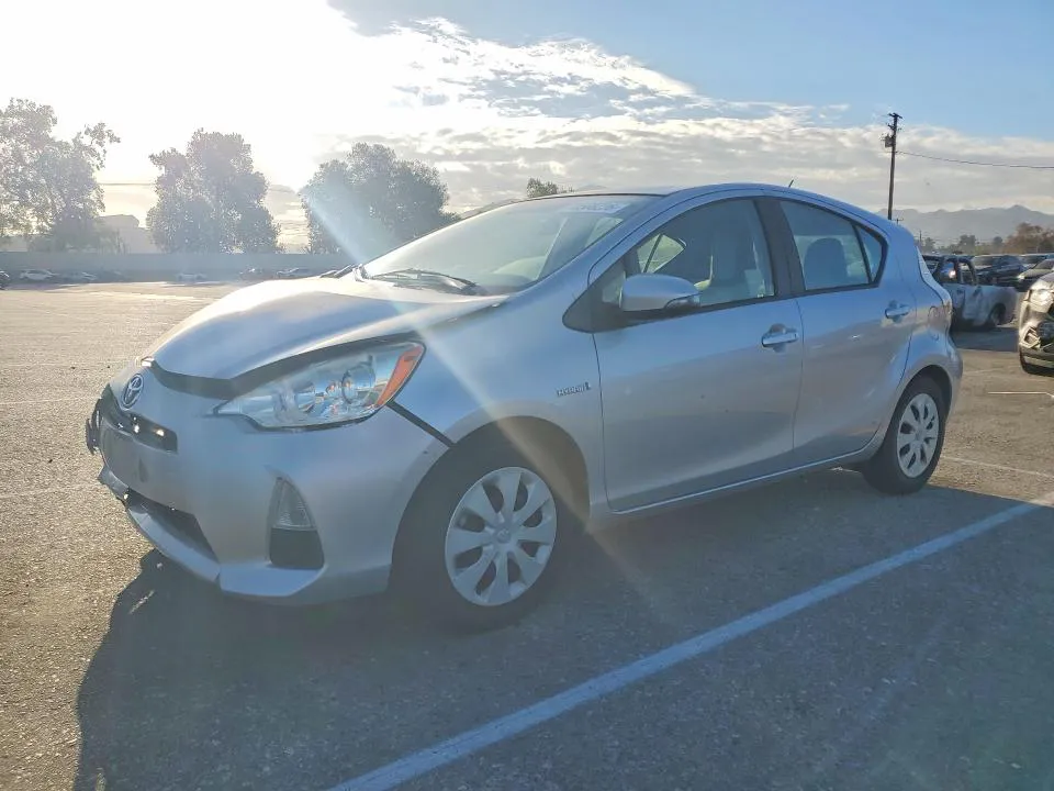2014 Toyota PRIUS C VIN JTDKDTB32E1069635 фото 1