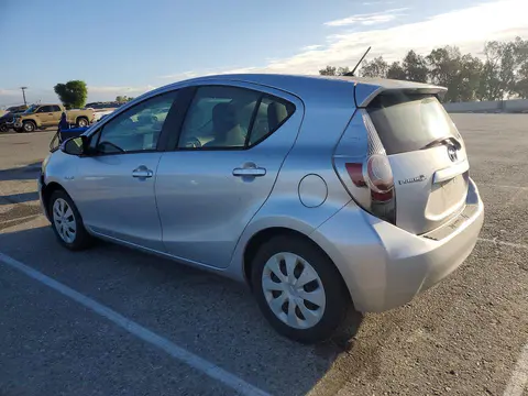 2014 Toyota PRIUS C VIN JTDKDTB32E1069635 фото 2