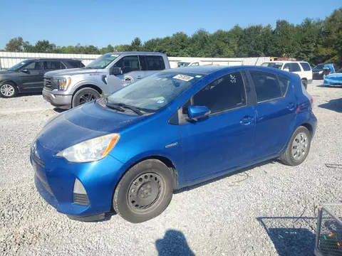 JTDKDTB32E1065181 — 2014 Toyota Prius C, Мелкие вмятины и царапины, фото до ремонта