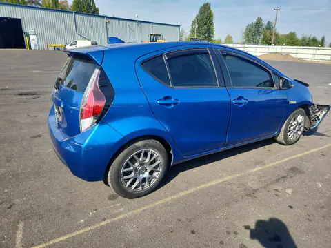 2015 Toyota PRIUS C VIN JTDKDTB35F1583092 фото 3
