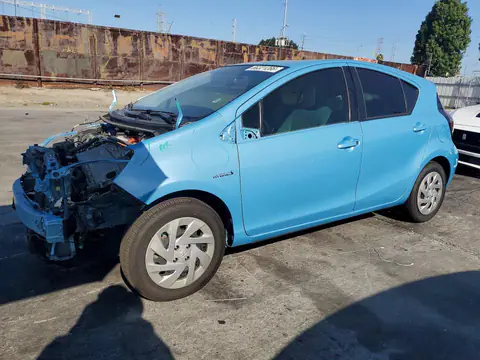 JTDKDTB38G1130957 — 2016 Toyota Prius C, Передняя часть (Front End), фото до ремонта