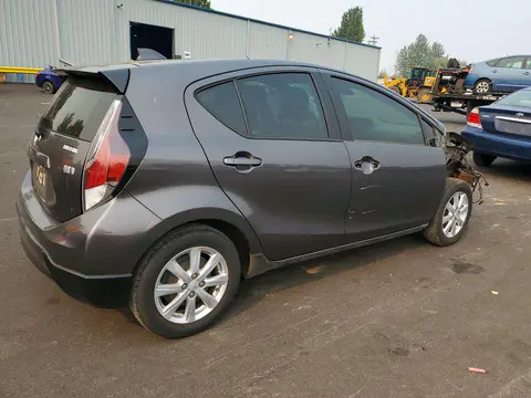 2017 Toyota PRIUS C VIN JTDKDTB32H1597552 фото 3