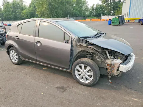2017 Toyota PRIUS C VIN JTDKDTB32H1597552 фото 4