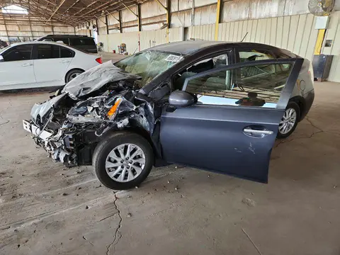 JTDKN3DP4E3060226 — 2014 Toyota Prius Plug-IN Hybrid, Передняя часть (Front End), фото до ремонта