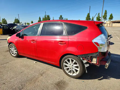 JTDZN3EU5D3205629 — 2013 Toyota Prius V, фото 2 с аукциона Copart 20.10.2026, Передняя часть