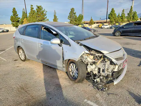 JTDZN3EU5E3314948 — 2014 Toyota Prius V, фото 4 с аукциона Copart 13.10.2026, Передняя часть