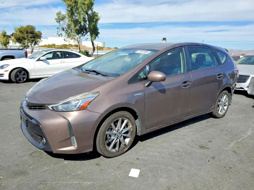 JTDZN3EU3FJ029260 Toyota Prius V 2015 — повреждение Задняя часть, фото до ремонта