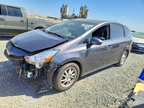 JTDZN3EU0FJ038689 — 2015 Toyota Prius V, Передняя часть (Front End), фото до ремонта