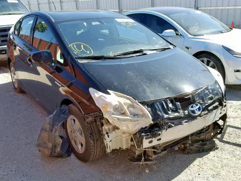 JTDKN3DU2B1452098 — 2011 Toyota Prius, Передняя часть (Front End), фото до ремонта