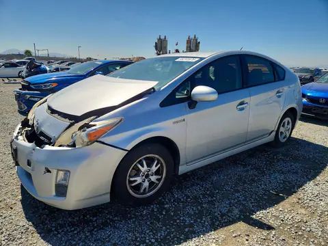 JTDKN3DU8B0318864 — 2011 Toyota Prius, Передняя часть (Front End), фото до ремонта
