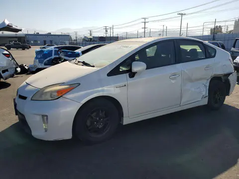 JTDKN3DU9D5613445 — 2013 Toyota Prius, Боковая часть (Side), фото до ремонта