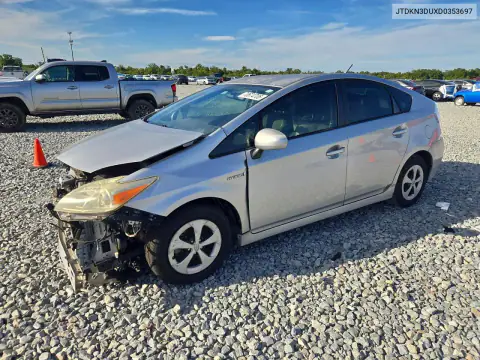 JTDKN3DUXD0353697 — 2013 Toyota Prius, Передняя часть, фото до ремонта
