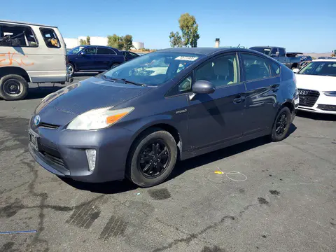 JTDKN3DU0D5589858 — 2013 Toyota Prius, Задняя часть (Rear End), фото до ремонта