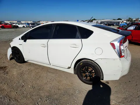 2013 Toyota Prius Two VIN JTDKN3DU8D5616823 фото 2