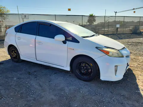 2013 Toyota Prius Two VIN JTDKN3DU8D5616823 фото 4