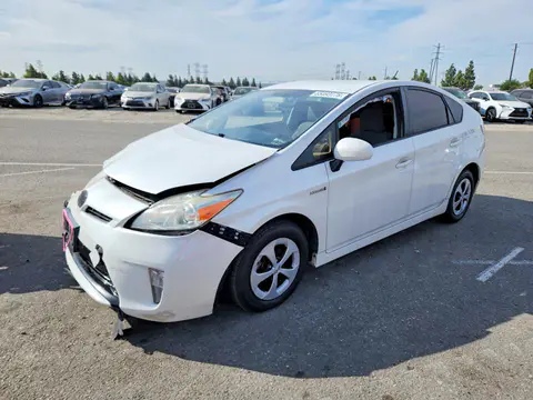 JTDKN3DU5E0358260 — 2014 Toyota Prius, Передняя часть (Front End), фото до ремонта