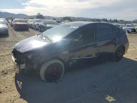 JTDKN3DU3E1751457 — 2014 Toyota Prius, Передняя часть (Front End), фото до ремонта