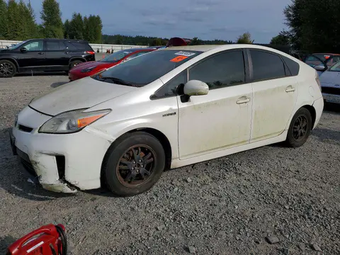 JTDKN3DUXE0382246 — 2014 Toyota Prius, Передняя часть (Front End), фото до ремонта