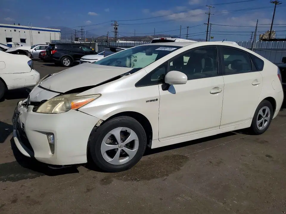 JTDKN3DU1E1780410 Toyota Prius 2014 — повреждение Передняя часть, фото до ремонта