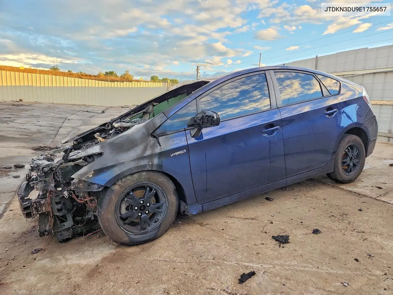 JTDKN3DU9E1755657 Toyota Prius 2014 — повреждение Пожар, фото до ремонта