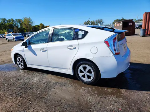 2014 Toyota Prius Two VIN JTDKN3DUXE1813453 фото 2