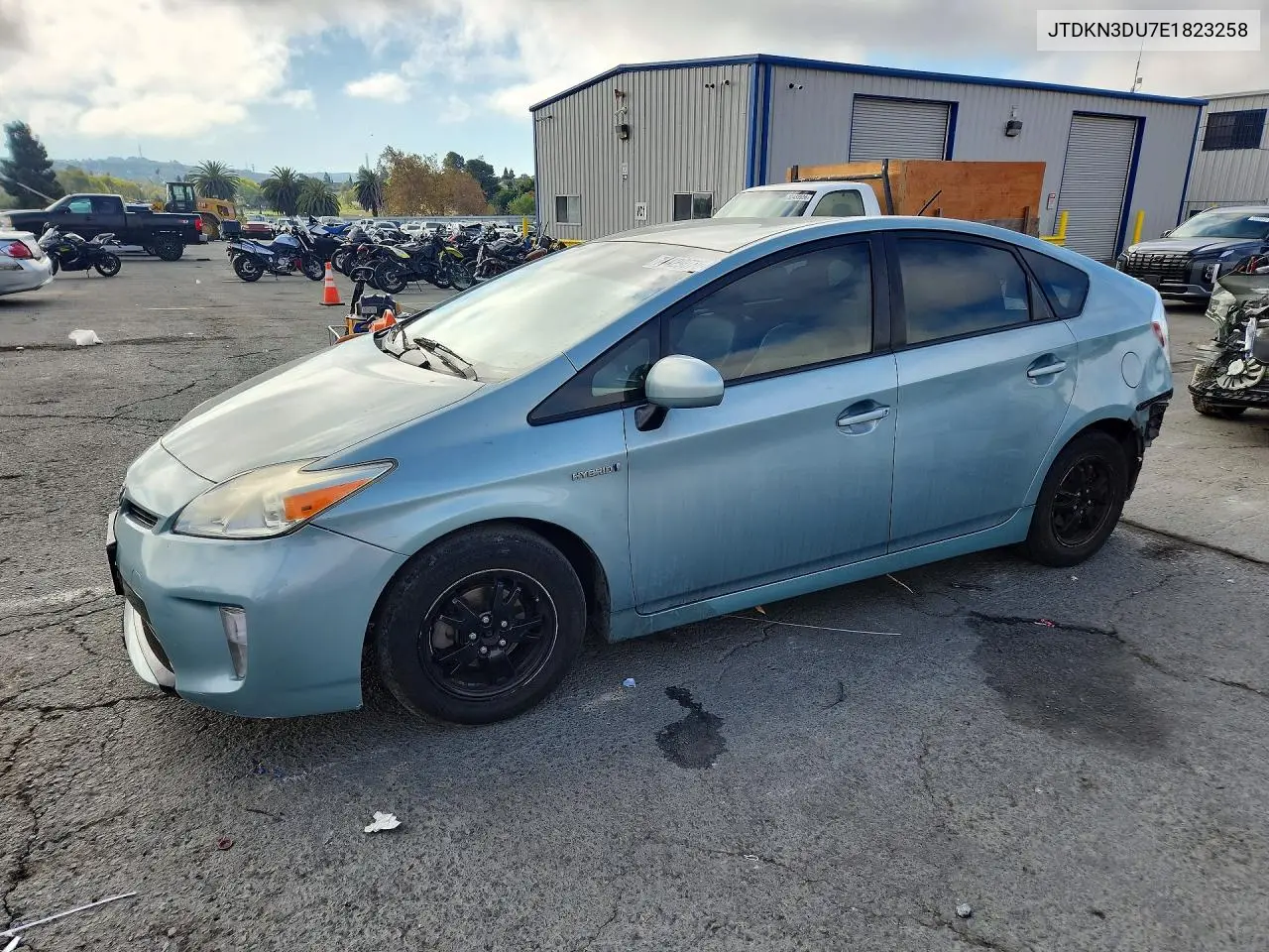 2014 Toyota Prius Four VIN JTDKN3DU7E1823258 фото 1