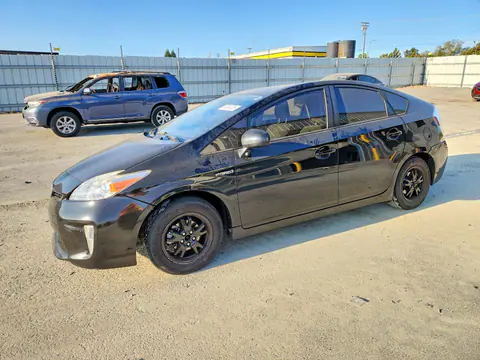 JTDKN3DU2F0463775 — 2015 Toyota Prius, Боковая часть (Side), фото до ремонта