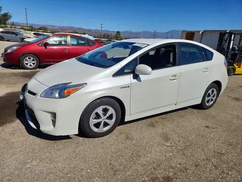 JTDKN3DU6F1963660 — 2015 Toyota Prius, Передняя часть (Front End), фото до ремонта