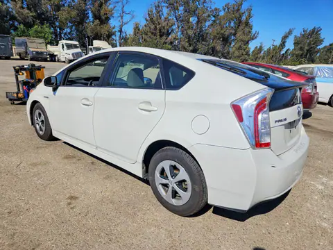 2015 Toyota Prius VIN JTDKN3DU6F1963660 фото 2