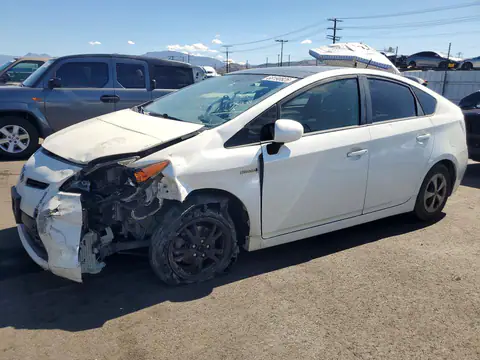 JTDKN3DU3F1874824 — 2015 Toyota Prius, Передняя часть (Front End), фото до ремонта