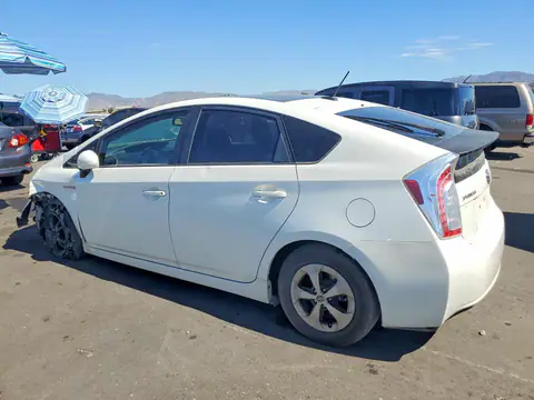 JTDKN3DU3F1874824 — 2015 Toyota Prius, фото 2 с аукциона Copart 14.10.2026, Передняя часть