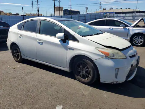 JTDKN3DU3F1874824 — 2015 Toyota Prius, фото 4 с аукциона Copart 14.10.2026, Передняя часть