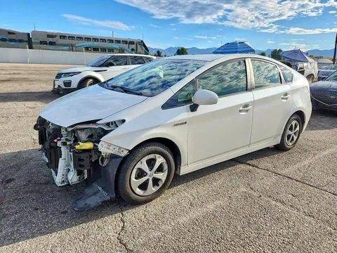 JTDKN3DU6F1990549 — 2015 Toyota Prius, Передняя часть (Front End), фото до ремонта